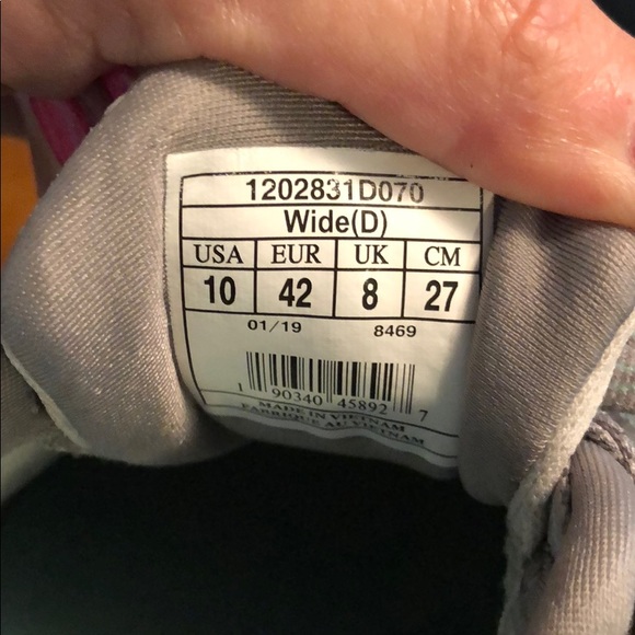 Brooks size 10 wide women’s - Picture 3 of 4